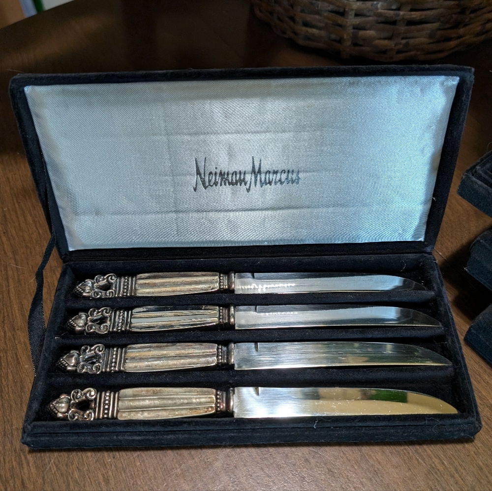 Neiman Marcus Godinger Silver Steak Knives 4 Per Box